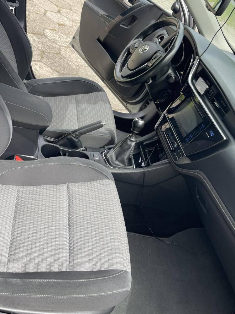 ox_toyota-auris-combi-selection-16-2018-lpg-stag