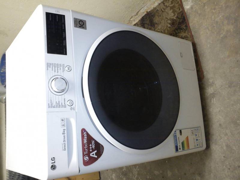 ox_pralka-lg-8kg-1400-57cm-silnik-inwerterowy