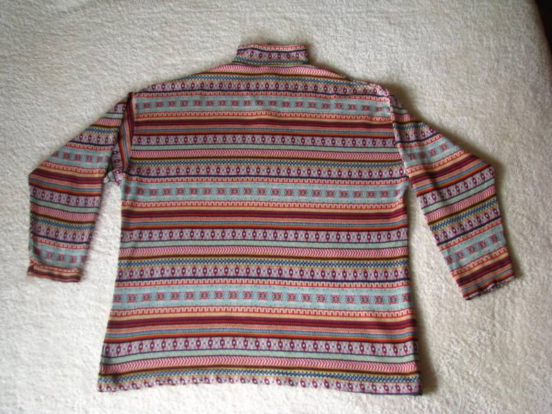 ox_bluza-golf-rozpinany-pod-szyja-z-geometrycznymi-wzorami-sweterek-xxl
