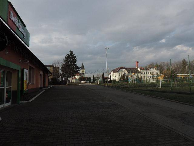 ox_do-wynajecia-lokal-45-m-kw-w-centrum-hazlacha