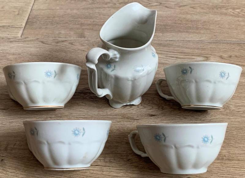 ox_zestaw-starej-porcelany-walbrzych-mlecznik-4-filizanki-okazja