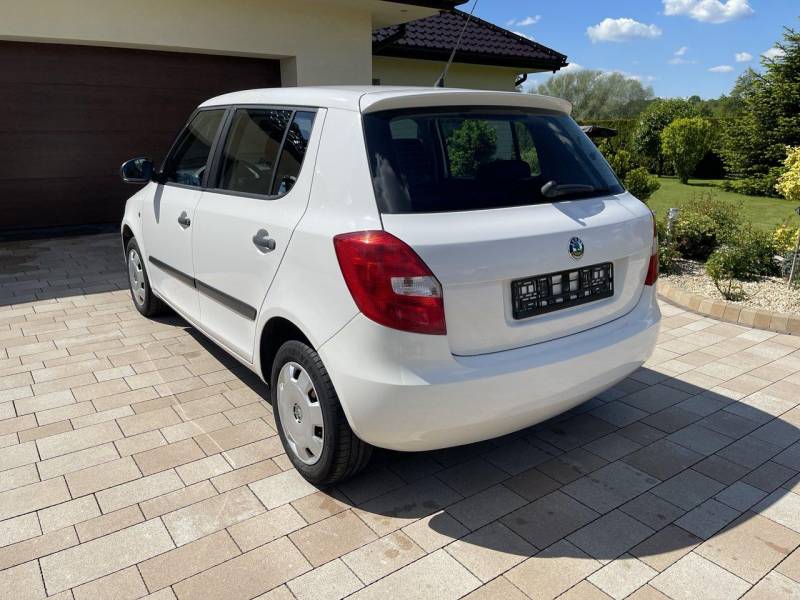 ox_skoda-fabia-12-benzyna-klima-2011r