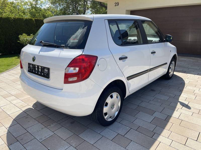 ox_skoda-fabia-12-benzyna-klima-2011r