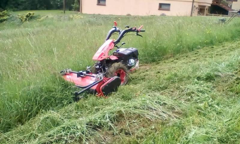 ox_koszenia-trudnych-terenow-nieuzytkow-chaszczy