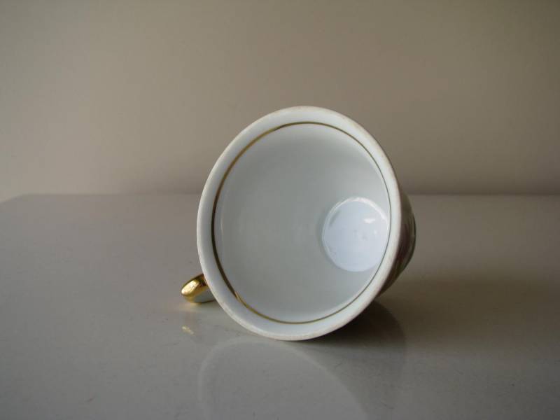 ox_stara-piekna-porcelanowa-filizanka-ze-zloceniami-i-motywem-roz