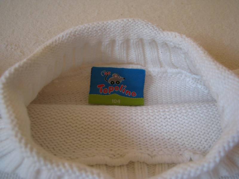 ox_piekny-bialy-sweterek-dzieciecy-z-pasem-wzorow-rozm-104-topolino