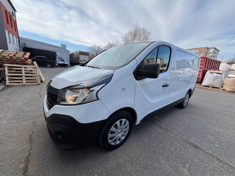 ox_renault-trafic-2018-klima-czujniki-uszanowany