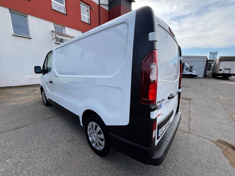 ox_renault-trafic-2018-klima-czujniki-uszanowany