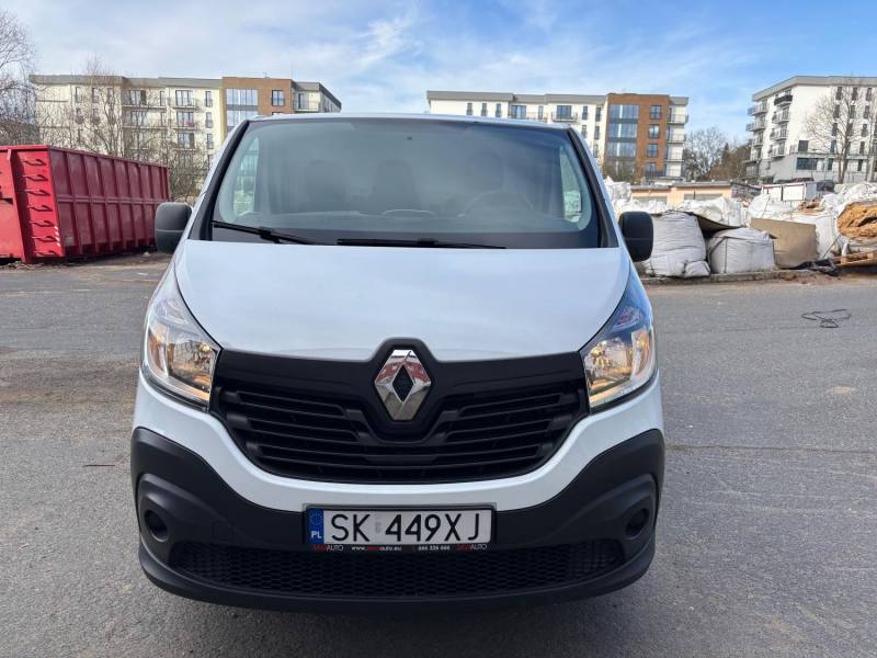 ox_renault-trafic-2018-klima-czujniki-uszanowany
