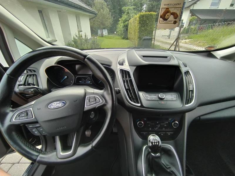 ox_ford-c-max-10-ecoboost-128-tys-km
