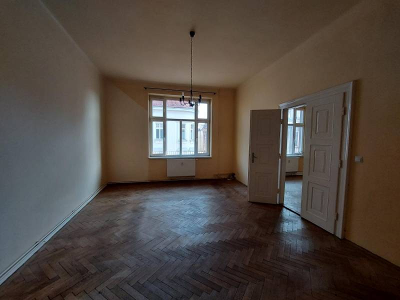 ox_sprzedaz-lokalu-mieszkalnego-nr-13-przy-pl-sw-krzyza-1