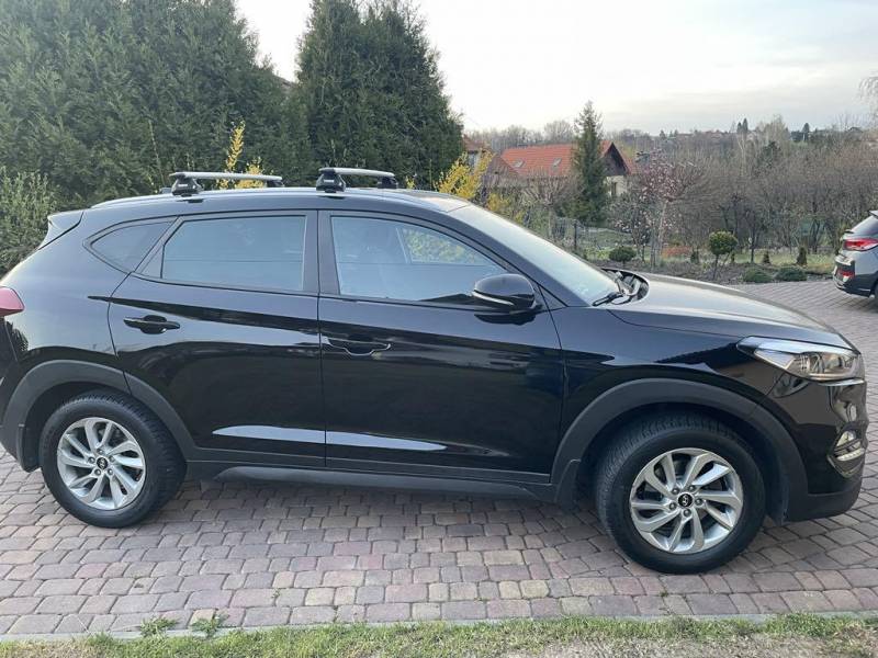 ox_sprzedam-samochod-hyundai-tucson-16-gdi-2wd