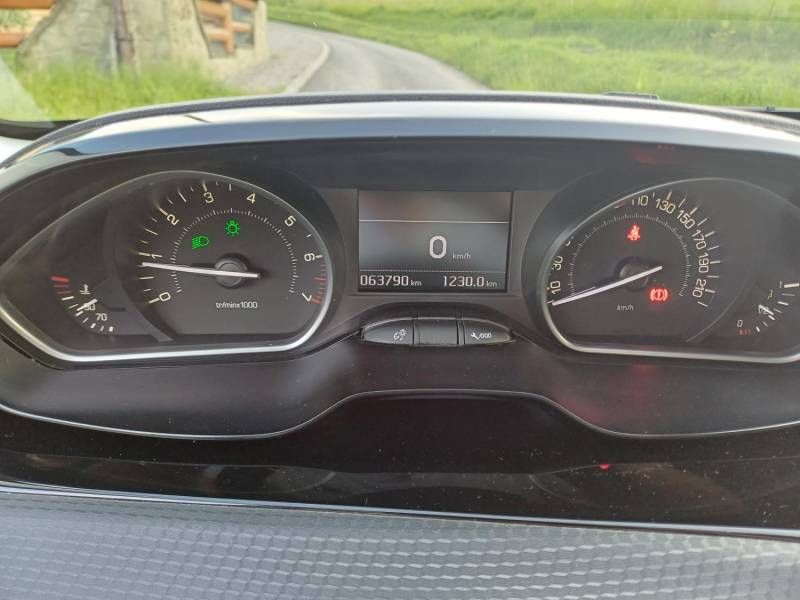 ox_peugeot-208