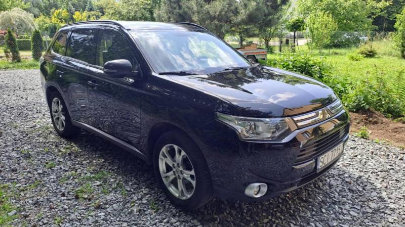 ox_mitsubishi-outlander-2013-przestronny-suv-gotowy-na-kazda-trase