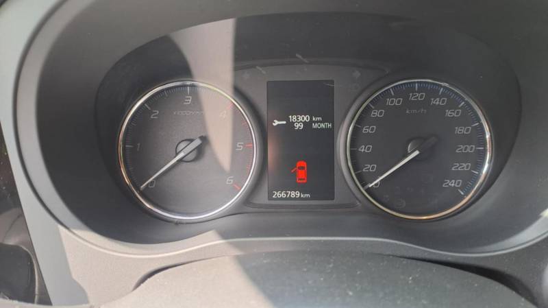ox_mitsubishi-outlander-2013-przestronny-suv-gotowy-na-kazda-trase