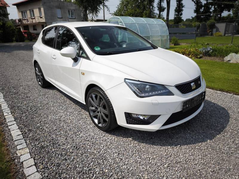 ox_seat-ibiza-fr-i-tech-benzyna-12-105km-2015r-163tkm-nawi-kamera