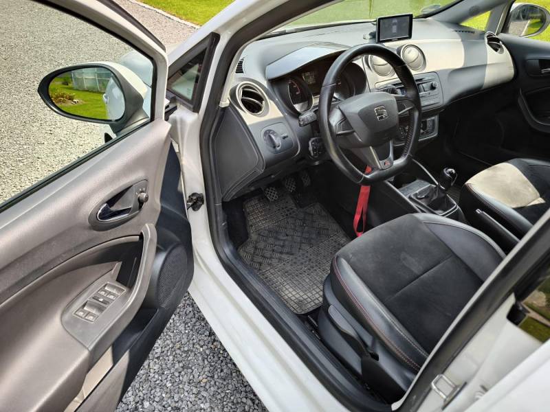ox_seat-ibiza-fr-i-tech-benzyna-12-105km-2015r-163tkm-nawi-kamera