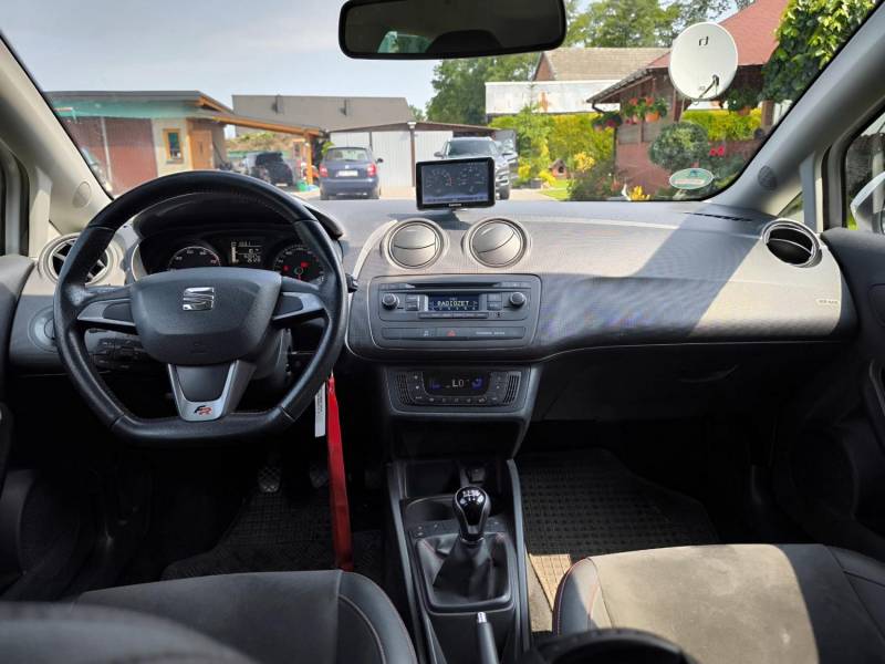 ox_seat-ibiza-fr-i-tech-benzyna-12-105km-2015r-163tkm-nawi-kamera