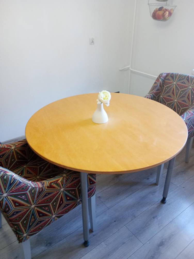 ox_stol-z-ikea-sr118cm