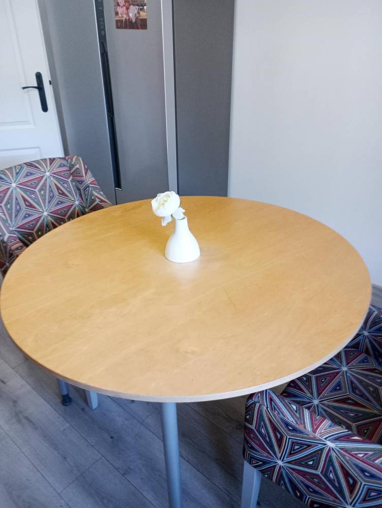 ox_stol-z-ikea-sr118cm
