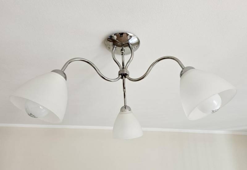 ox_zyrandole-lampy-2-sztuki-z-zarowkami-stan-bdb