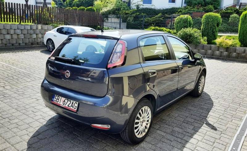 ox_fiat-punto-2012-salonowy-serwisowany-bardzo-ladny-kolor-niskiprzebieg