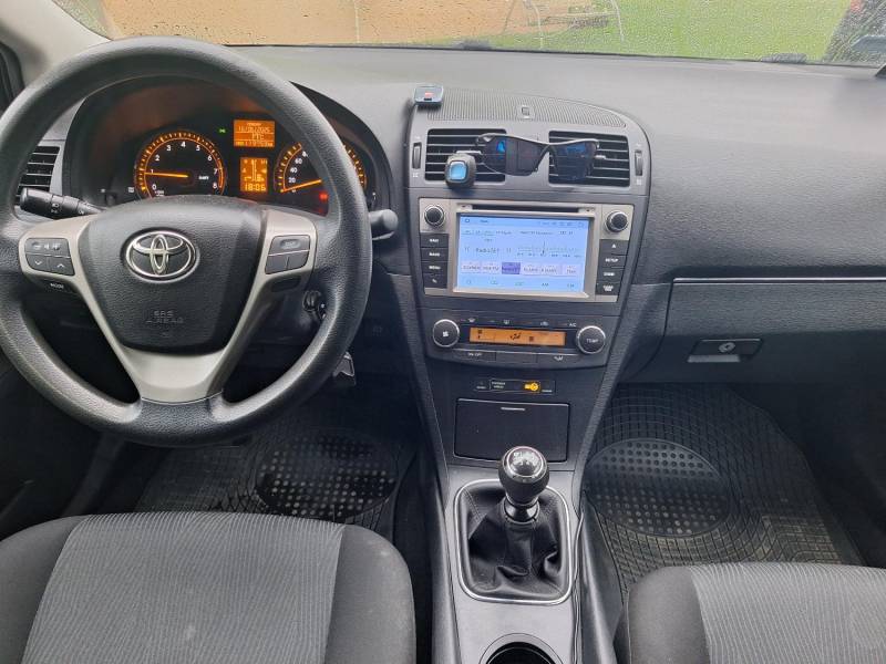 ox_sprzedam-toyota-avensiss