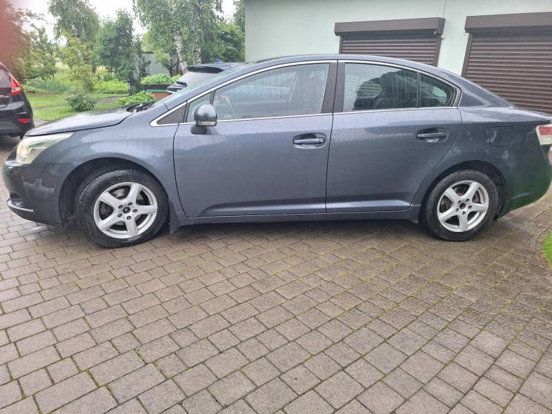 ox_sprzedam-toyota-avensiss