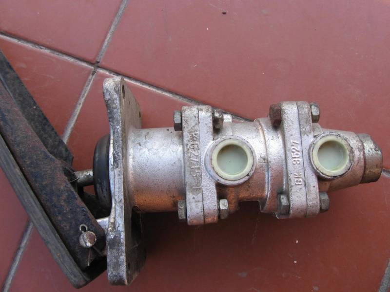 ox_pedal-hamulca-sam-liaz-skoda