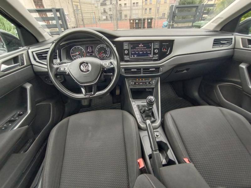 ox_volkswagen-polo-10-mpi-klimatronic-tempomat-alufelgi-2018r