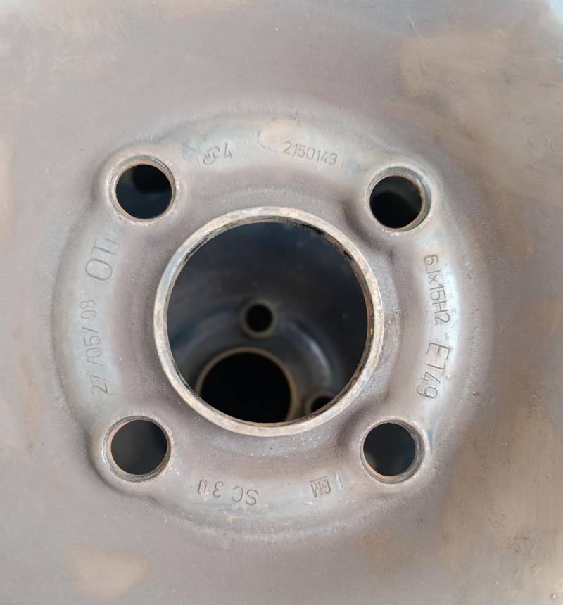 ox_4-szt-felgi-6jx15h2-et49-z-oponami-zimowymi-opel-astra