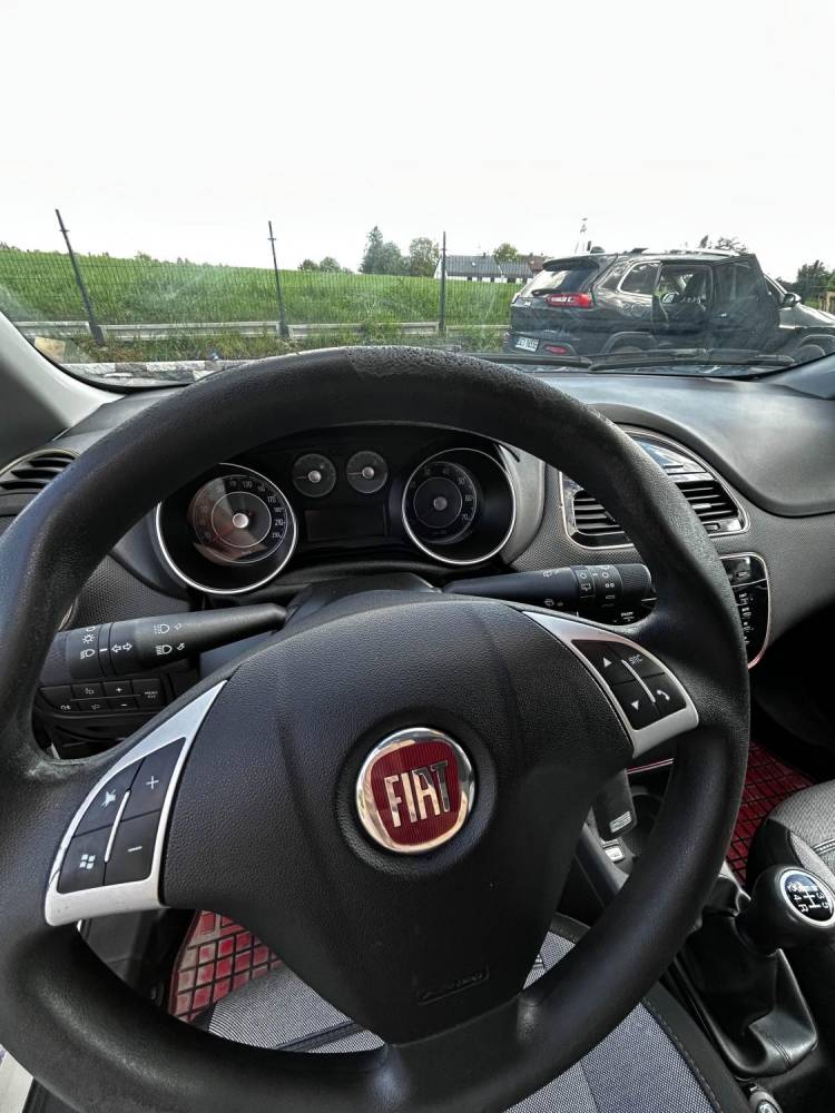 ox_fiat-punto-evo-niski-przebieg-zadbany-piekny-kolor
