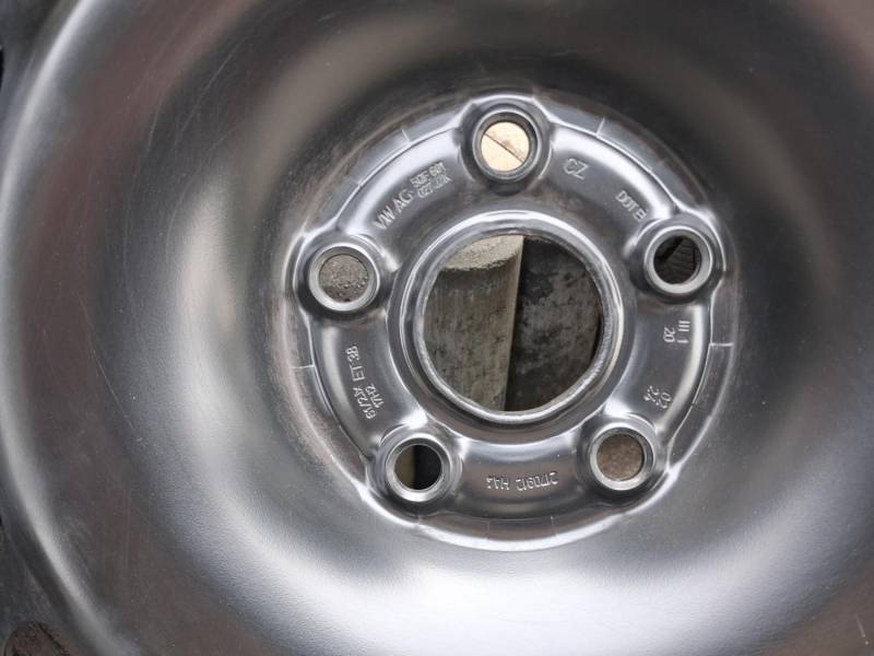ox_kola-zimowe-215-65-17-audi-vag-5x112-et38